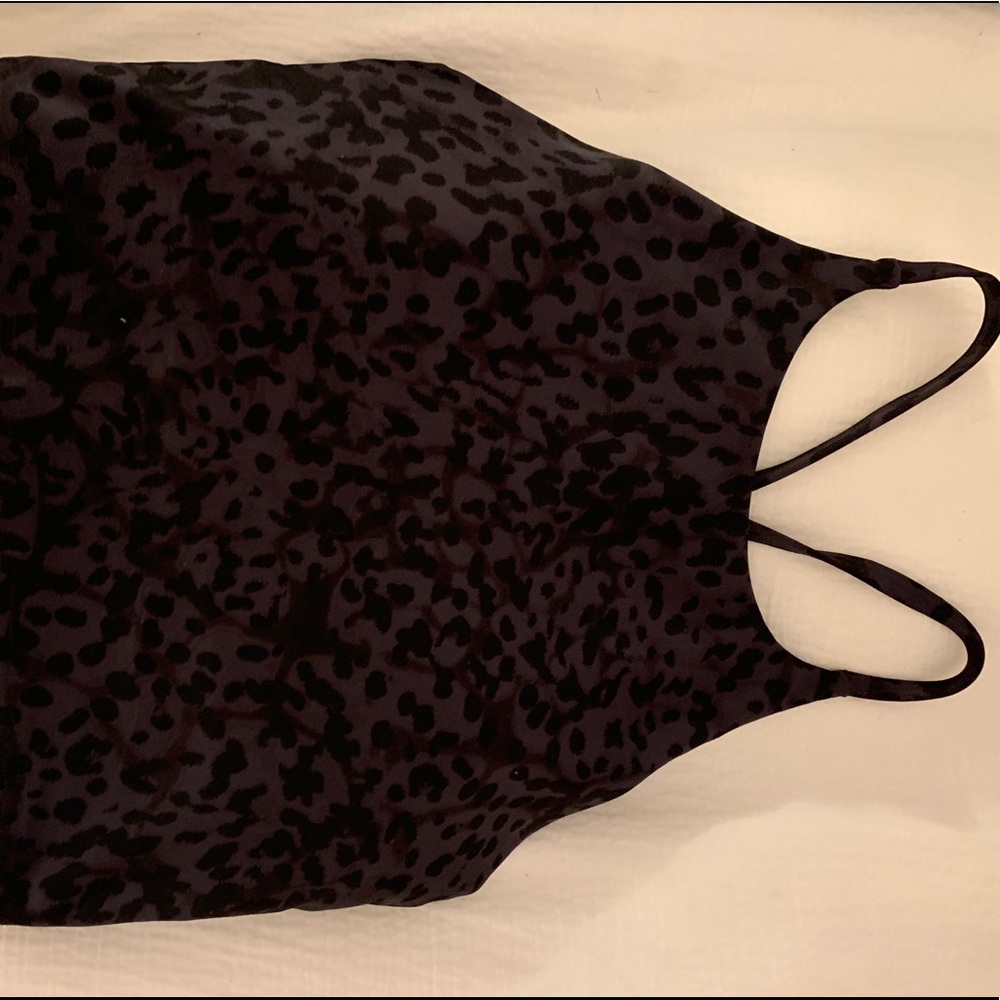 Old Navy cropped leopard tank